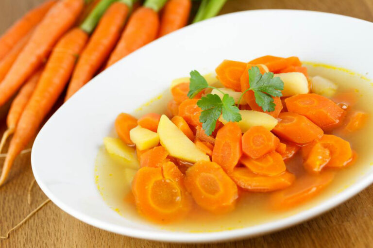 8 foods that can help soothe migraine headaches